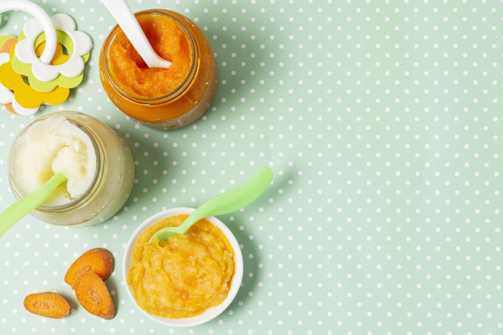 Introducing Solid Foods to Your Baby: A Comprehensive Guide